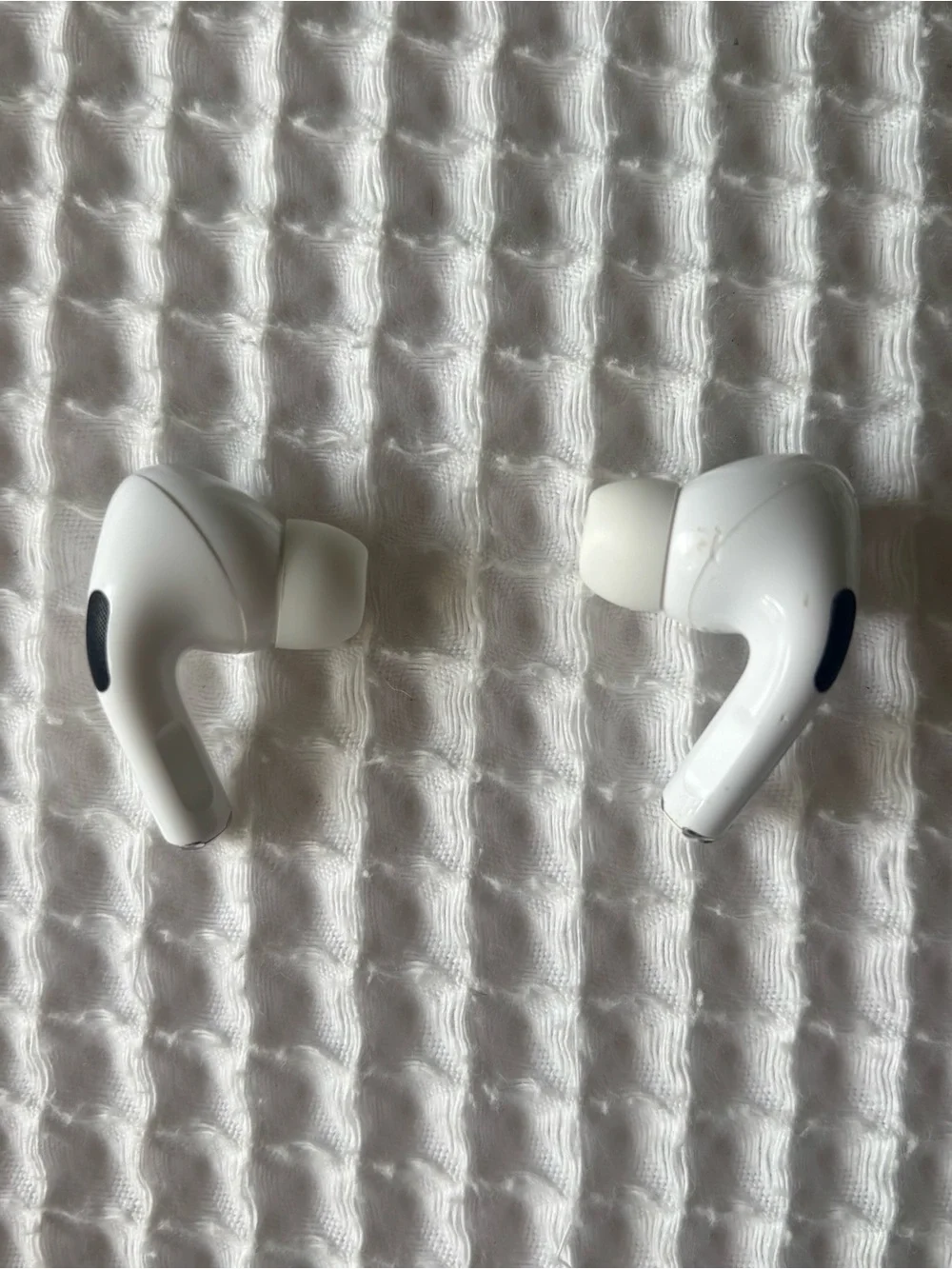 AirPods Pro (1st Gen) with MagSafe Charging Case
